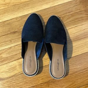 6.5 black indigo rd. Flats